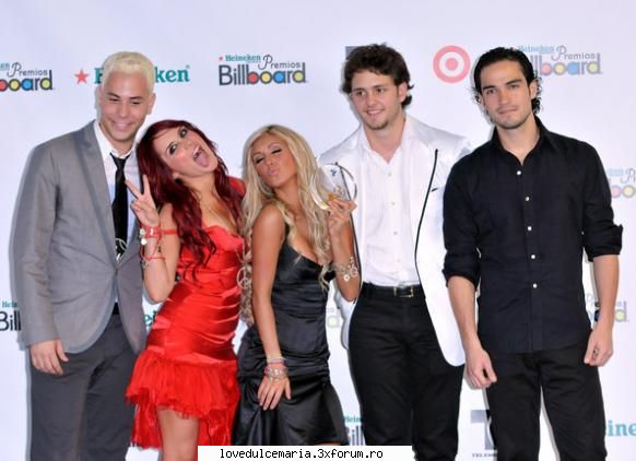 ~*~ Convorbiri ~*~Cu!ClOnElE~! - X_LoVe-Me-DeAd_X ( :38:19 PM): hola - ~*~DulceMaria*PoLiCe~*~
