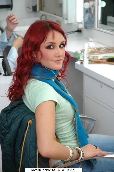 cele mai frumoase poze Dulce Maria - poza asta s-ar putea sa mai fie....nush - ~*~DUlCe MaRiA-album foto~*~